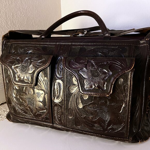 Handmade Leather Weekender Bag - Picture 9 of 11